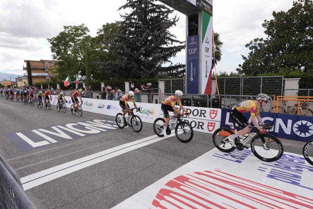 The race Last lap during the Giro d™Abruzzo, stage 3 from Oricola - Piana del Cavaliere to San Benedetto dei Marsi (159 km) - Abruzzo, Italy - Thursday, September 17, 2026. - cycling.  Copyright: xMassimoxPaolone LaPressex