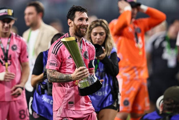 MIAMI, FL - SEPTEMBER 16: Inter Miami CF Forward Lionel Messi (10) celebrates with the Michelob ULTRA Campeones trophy during the post match ceremony at the 2026 Michelob ULTRA Campeones Cup soccer match between Inter Miami CF and Cruz Azul on September 16, 2026 at NU Stadium, Miami, Fla.(Photo by Chris Arjoon Icon Sportswire) SOCCER: SEP 16 Campeones Cup Final Inter Miami CF vs Cruz Azul EDITORIAL USE ONLY Icon2609160000048