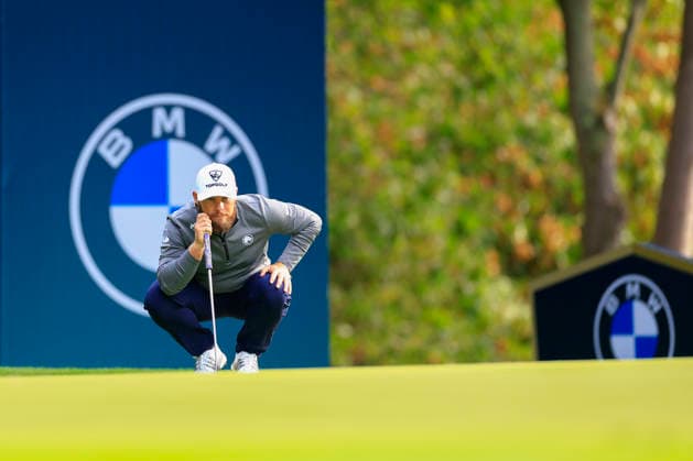 RECORD DATE NOT STATED 17th September 2026; Wentworth Golf Club, Virginia Water, Surrey, England; DP World Tour Golf, BMW PGA, Golf Herren Championship, Day 1; Tyrrell Hatton taking his time over the line with his par put on the 16th hole ChrisxRoll