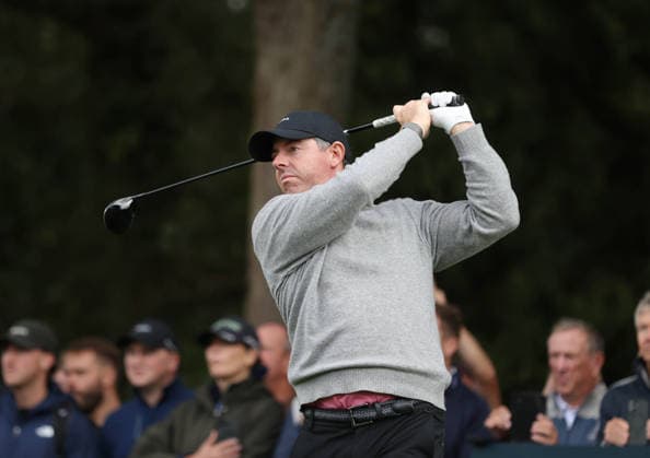BMW PGA, Golf Herren Championship 2026 - Day One SURREY, ENGLAND, SEPTEMBER 17: Rory McIlroy of Northern Ireland tee’s off on the 6th hole with a driver during The DP World Tour BMW PGA Championship Day One at Wentworth Golf Club, Virginia Water, Surrey, England, on September 17. (Photo by Daniel Weir) Surrey Wentworth Golf Course England Copyright: xDanielxWeir SportsxPressxPhotox Sportspressphoto_SPR233390