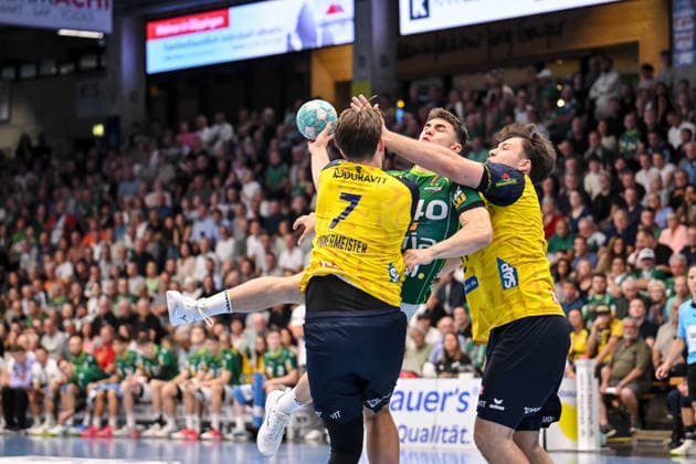 Göppingen, Germany, September 17, 2026: Robert Timmermeister (Rhein Neckar Löwen), Elias Newel (FRISCH AUF Göppingen), and Aron Seesing (Rhein Neckar Löwen) in action, on the ball, individual play during the Opel Handball Bundesliga match between FRISCH AUF Goeppingen and Rhein Neckar Löwen at the EWS Arena on September 17, 2026, in Goeppingen, Germany. Photo by Harry Langer, DeFodi Images. Goeppingen, Germany, September 17, 2026 Robert Timmermeister, Rhein Neckar Löwen, Elias Newel of FRISCH AUF Göppingen and Aron Seesing of Rhein Neckar Löwen control the ball during the Opel Handball Bundesliga match between FRISCH AUF Göppingen and Rhein Neckar Löwen at the EWS Arena on September 17, 2026 in Göppingen, Germany Photo by Harry Langer DeFodi Images Photo by Harry Langer DeFodi Images