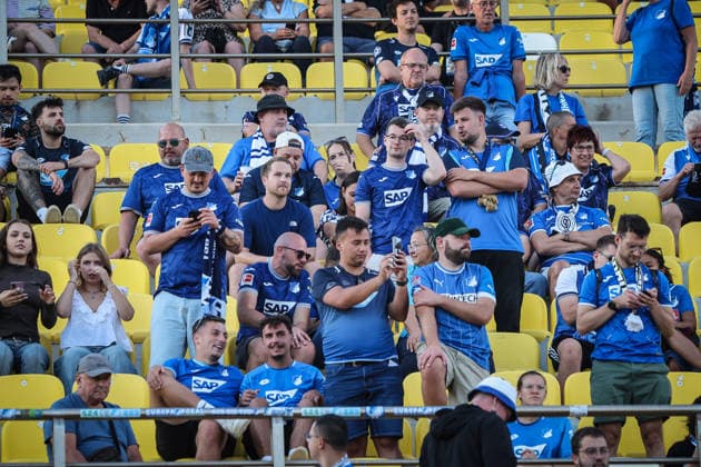 UEFA Europa League - OFI Crete FC vs TSG 1899 Hoffenheim - Fans of TSG 1899 Hoffenheim react during the UEFA Europa League Phase matchday 1 soccer match between OFI Crete FC and TSG 1899 Hoffenheim at the Georgios Pankritio Stadium, in Heraklion, Greece, 17 September 2026. IMAGO ONE INCH PRODUCTIONS PIRAEUS GREECE Copyright: xONExINCHxPRODUCTIONSx 7090049