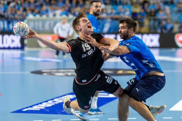 EHF Champions League - Orlen Wisla Plock v MT Melsungen Reynir Thor Stefansson, Oriol Rey Morales during the match EHF Champions League Men match between Orlen Wisla Plock and MT Melsungen in Plock, Poland on September 17, 2026 Plock Poland  Copyright: xAndrzejxIwanczukx originalFilename:iwanczuk-ehfchamp260917_npOXA.jpg