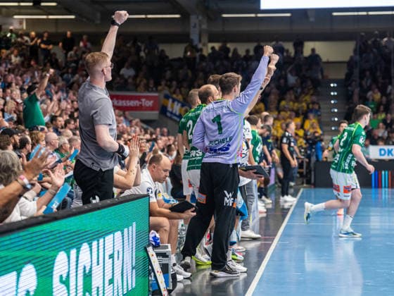 Celebrations on the Frisch Auf Goeppingen bench, Frisch Auf Goeppingen vs. Rhein Neckar Löwen, Handball, 1st Bundesliga, Men, 2026–2027 season, September 17, 2026, Frisch Auf Goeppingen vs. Rhein Neckar Löwen, Handball, 1st Bundesliga, Men, 2026–2027 season, September 17, 2026, Goeppingen Copyright: xEibner-Pressefoto MichaelxSchmidx EP_MST