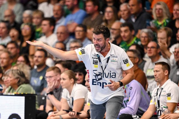 Göppingen, Germany, September 17, 2026: Coach Ben Matschke of FRISCH AUF Göppingen gestures, gesturing during the Opel Handball Bundesliga match between FRISCH AUF Goeppingen and Rhein Neckar Löwen at the EWS Arena on September 17, 2026, in Goeppingen, Germany. Photo by Harry Langer, DeFodi Images. Goeppingen, Germany, September 17, 2026 Coach Ben Matschke of FRISCH AUF Goeppingen gestures during the Opel Handball Bundesliga match between FRISCH AUF Goeppingen and Rhein Neckar Löwen at the EWS Arena on September 17, 2026 in Göppingen, Germany. Photo by Harry Langer, DeFodi Images. Photo by Harry Langer, DeFodi Images