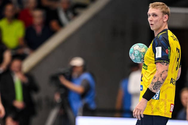 Göppingen, Germany, September 17, 2026: Edwin Aspenbaeck of Rhein-Neckar Löwen in action, on the ball, a solo play during the Opel Handball Bundesliga match between FRISCH AUF Goeppingen and Rhein Neckar Löwen at the EWS Arena on September 17, 2026, in Goeppingen, Germany. Photo by Harry Langer, DeFodi Images. Goeppingen, Germany, September 17, 2026: Edwin Aspenbaeck of Rhein Neckar Löwen controls the ball during the Opel Handball Bundesliga match between FRISCH AUF Göppingen and Rhein Neckar Löwen at the EWS Arena on September 17, 2026 in Göppingen, Germany. Photo by Harry Langer, DeFodi Images. Photo by Harry Langer, DeFodi Images