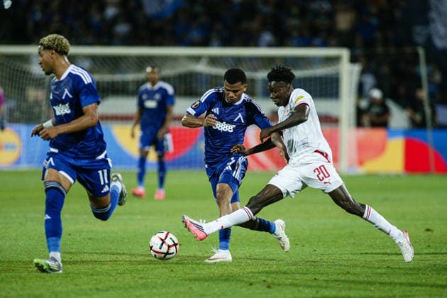 IPA88643926 - Salzburg s Edmund Baidoo in action against Levski s Maicon during the Europa League match between PFC Levski and FC Red Bull Salzburg at Vasil Levski National Stadium in Sofia, Bulgaria, on September 17, 2026  Copyright: xIvanxSxIvanov IPAxSportx xx IPA88643926