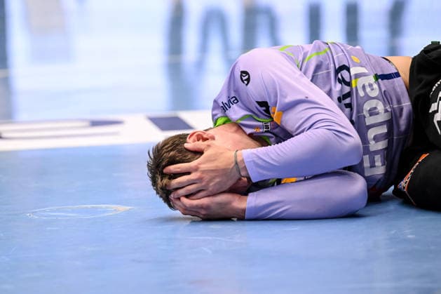 Göppingen, Germany, September 17, 2026: Goalkeeper Julian Buchele of FRISCH AUF Goeppingen lies on the floor during the Opel Handball Bundesliga match between FRISCH AUF Goeppingen and Rhein Neckar Löwen at the EWS Arena on September 17, 2026, in Goeppingen, Germany. Photo by Harry Langer, DeFodi Images. Goeppingen, Germany, September 17, 2026: FRISCH AUF Goeppingen goalkeeper Julian Buchele on the ground during the Opel Handball Bundesliga match between FRISCH AUF Goeppingen and Rhein Neckar Löwen at the EWS Arena on September 17, 2026 in Göppingen, Germany. Photo by Harry Langer, DeFodi Images. Photo by Harry Langer, DeFodi Images