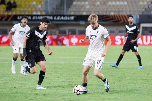 UEFA Europa League - OFI Crete FC vs TSG 1899 Hoffenheim - Nathan De Cat of TSG 1899 Hoffenheim in action during the UEFA Europa League Phase matchday 1 soccer match between OFI Crete FC and TSG 1899 Hoffenheim at the Georgios Pankritio Stadium, in Heraklion, Greece, 17 September 2026. IMAGO ONE INCH PRODUCTIONS PIRAEUS GREECE Copyright: xONExINCHxPRODUCTIONSx 7090105
