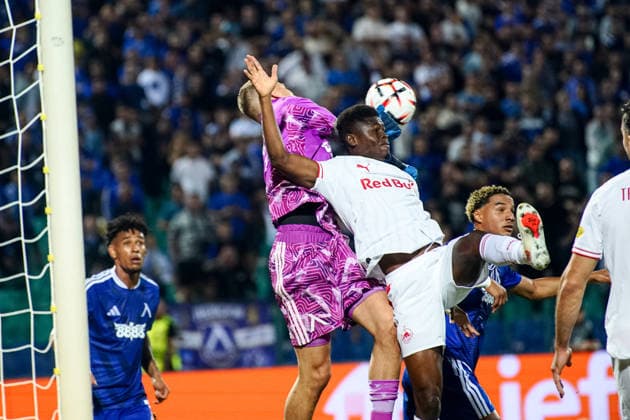 Football - Europa League - League phase - Round 1 - PFC Levski Sofia vs FC Red Bull Salzburg - 09.17.2026 Football - Europa League - League phase - Round 1: Svetoslav Vutsov, 92 of PFC Levski and Mehdi Moubarik, 19 of PFC Levskiduring Europa League phase - Round 1 match between PFC Levski Sofia vs FC Red Bull Salzburg at Vasil Levski Stadium in Sofia, Bulgaria, on September 17th, 2026. Copyright: xYulianxTodorovx