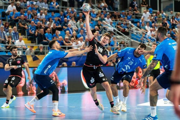 Plock 17.09.2026. Handball EHF Champions League match between ORLEN Wisla Plock and MT Melsungen in Plock, Poland --- EHF Champions League mecz ORLEN Wisla Plock - MT Melsungen w Plocku Persons Shown : Reynir Thor Stefansson Fot. Kai Taller Arena Akcji NEWSPIX.PL --- newspix.pl 