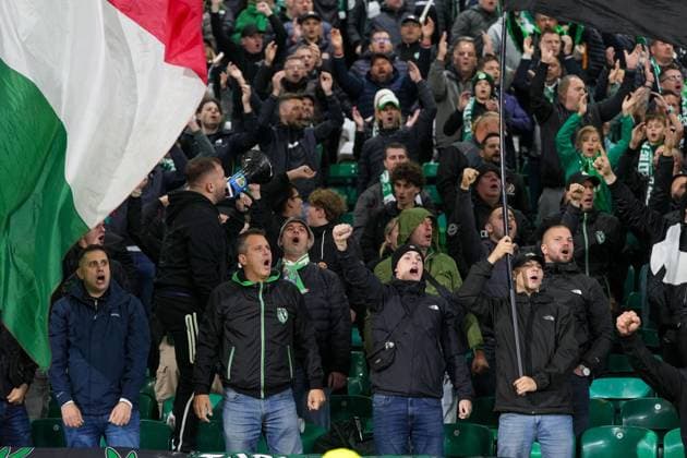 Ferencvaros fans Celtic v Ferencvaros, UEFA Europa League, Football, matchday 1, Celtic Park, Glasgow, Scotland, UKGlasgow Celtic Park Scotland United Kingdom  Copyright: xStuartxWallace Shutterstockx 17156106e