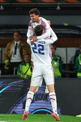 UEFA Europea League: Crystal Palace v Lech Poznan LONDON, UK - 17th Sept 2026: Yeremy Pino of Crystal Palace celebrates scoring his side s first goal with team mates during the UEFA Europa League league stage match between Crystal Palace FC and Lech Poznan at Selhurst Park London Selhurst Park England United Kingdom Copyright: xCraigxMercerx xPeakxActionxPhotosx