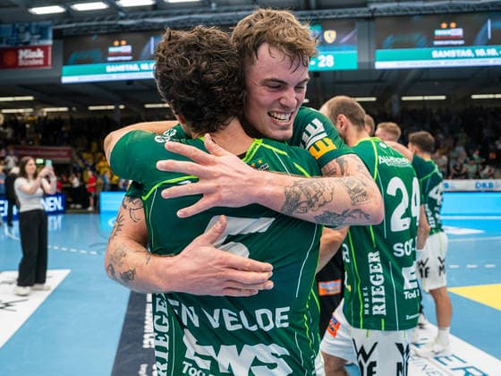 Victor Kloeve (Frisch Auf Goeppingen, 07) celebrates with Rutger ten Velde (Frisch Auf Goeppingen, 05); Frisch Auf Goeppingen vs. Rhein Neckar Löwen, Handball, 1st Bundesliga, Men, 2026–2027 season, September 17, 2026, Frisch Auf Göppingen vs. Rhein-Neckar Löwen, Handball, 1st Bundesliga, Men, 2026–2027 season, September 17, 2026, Göppingen Copyright: xEibner-Pressefoto MichaelxSchmidx EP_MST
