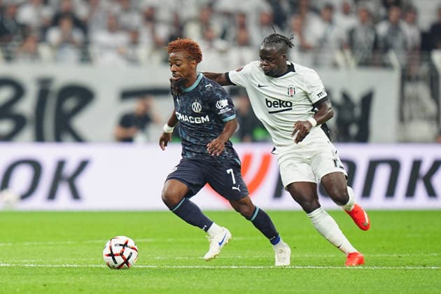 Besiktas v Olympique Marseille - UEFA Europa League ISTANBUL, TURKIYE - SEPTEMBER 17: Ishola Junior Olaitan (R) of Besiktas in action against Angel Gomes (7) of Olympique Marseille during the UEFA Europa League Week 1 match between Besiktas and Olympique Marseille at Tupras Stadium in Istanbul, Turkiye, on September 17, 2026. Adem Kutucu Anadolu Istanbul Turkey. Editorial use only. Please get in touch for any other usage.  Copyright: x2026xAnadoluxAdemxKutucux