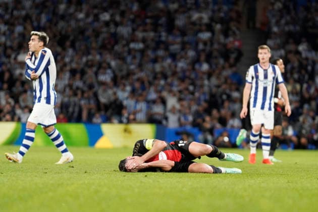 Adam Smith seen in action during the UEFA Europa League football match between Real Sociedad and AFC Bournemouth at Estadio Anoeta on September 17, 2026 in San Sebastian, Spain. (Mickael Ducint Ball Raw Images) San Sebastian Estadio Anoeta Spain Copyright: xMickaelxDucintx mickaelducint_RealSociedad_Bournemouth633