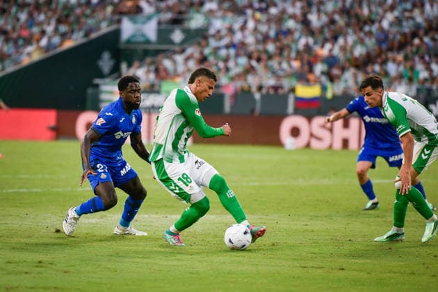 ESP LaLiga EA Sports Real Betis vs. Getafe CF: Orel Mangala of Getafe CF and Nelson Alexander Deossa Suarez of Real Betis during the LaLiga EA Sports match between Real Betis and Getafe CF played at La Cartuja Stadium in Seville on September 17, 2026, in Spain. Spanish Soccer Copyright: xAgenciaxLOFx