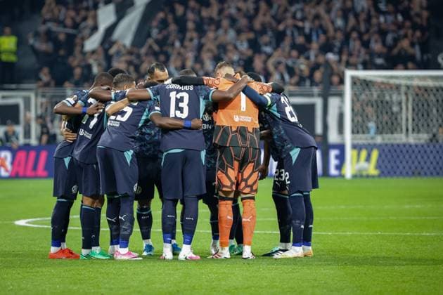 Besiktas JK vs Marseille UEFA Europa League - League Phase MD1 Olympique de Marseille players huddle on the pitch prior to the UEFA Europa League 2026 27 League Phase MD1 match between Besiktas JK and Marseille at Tupras Stadium in Istanbul, Turkey, on September 17, 2026 Istanbul Turkey  Copyright: xBurakxBasturkx