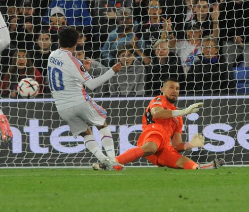 Football - 2026 2027 UEFA Europa League - League Phase (first round of games) - Crystal Palace vs. KKS Lech Poznan - Selhurst Park - Thursday 17th September 2026 Jeremy Pino of Crystal Palace scores goal no 1 past goalkeeper,Mateusz Lis. 