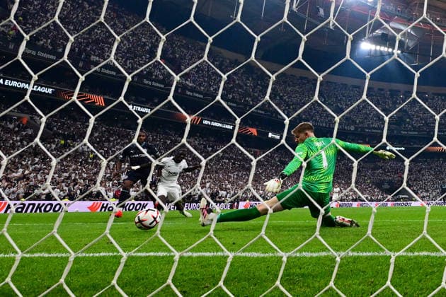 Besiktas v Olympique Marseille - UEFA Europa League ISTANBUL, TURKIYE - SEPTEMBER 17: Goalkeeper Alexander Nubel (1) of Besiktas tries to control the ball during the UEFA Europa League Week 1 match between Besiktas and Olympique Marseille at Tupras Stadium in Istanbul, Turkiye, on September 17, 2026. Serhat Cagdas Anadolu Istanbul Turkey. Editorial use only. Please get in touch for any other usage.  Copyright: x2026xAnadoluxSerhatxCagdasx
