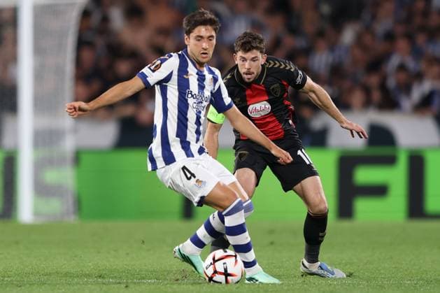 Jon Gorrotxategi of Real Sociedad and Ryan Christie of Bournemouth in action. Real Sociedad v AFC Bournemouth, UEFA Europa League, Football, Reale Arena, San Sebastian, Spain - 17 Sep 2026San Sebastian Reale Arena Australia  Copyright: xRaddadxJebarah Shutterstockx 17155987cg