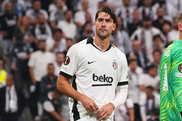 ISTANBUL, TURKEY - SEPTEMBER 17 : Dusan Vlahovic of Besiktas reacts during the UEFA Europa League 2026 27 match between Besiktas JK and Marsilya at Tupras Stadium on September 17, 2026 in Istanbul, Turkey. Istanbul Besiktas Turkey Copyright: xSeskimphotox Besiktas-Marsilya-1709 (41)