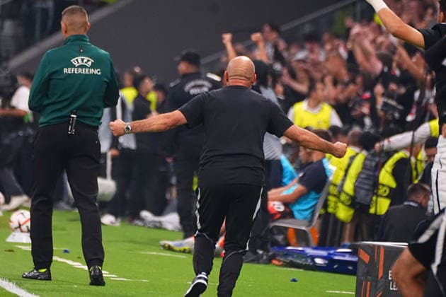 ISTANBUL, TURKEY - SEPTEMBER 17 : Coach Vincenzo Italiano of Besiktas celebrates his team first goal during the UEFA Europa League 2026 27 match between Besiktas JK and Marsilya at Tupras Stadium on September 17, 2026 in Istanbul, Turkey. Istanbul Besiktas Turkey Copyright: xSeskimphotox Besiktas-Marsilya-1709 (61)
