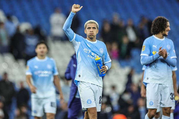 Carabao Cup round 3 Manchester City v Norwich City Rico Lewis of Manchester City celebrates the win during the Carabao Cup round 3 match Manchester City vs Norwich City at Etihad Stadium, Manchester, United Kingdom on 17 September 2026 (Photo by Mark Cosgrove News Images) Manchester Etihad Stadium Greater Manchester United, ManU Kingdom Copyright: xMarkxCosgrove NewsxImagesx