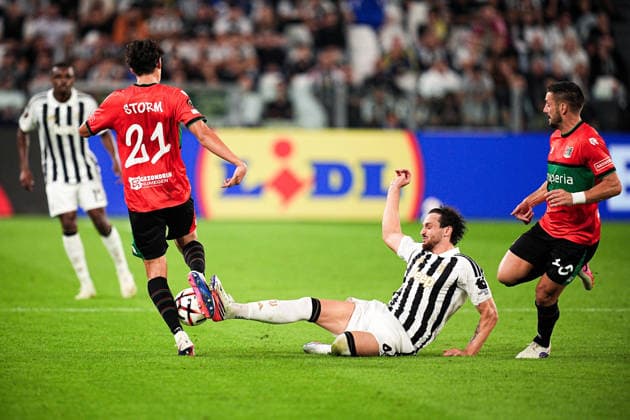 Juventus s Federico Gatti fights for the ball with NEC Nijmegen s Tobias Storm during the Uefa Europa League soccer match, between Juventus and NEC at the Allianz Stadium in Turin, north west Italy - Thursday, September 17, 2026. - Soccer  Copyright: xMarcoxAlpozzi LaPressex