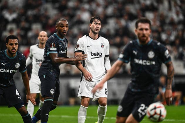 Besiktas v Olympique Marseille - UEFA Europa League ISTANBUL, TURKIYE - SEPTEMBER 17: Dusan Vlahovic of Besiktas gestures during the UEFA Europa League Week 1 match between Besiktas and Olympique Marseille at Tupras Stadium in Istanbul, Turkiye, on September 17, 2026. Hakan Akgun Anadolu Istanbul Turkey. Editorial use only. Please get in touch for any other usage.  Copyright: x2026xAnadoluxHakanxAkgunx