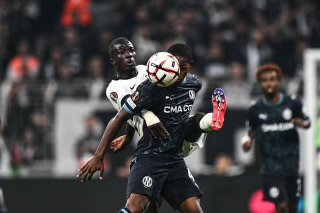 Besiktas v Olympique Marseille - UEFA Europa League ISTANBUL, TURKIYE - SEPTEMBER 17: Kassoum Ouattara (L) of Besiktas in action against Keyliane Abdallah (R) of Olympique Marseille during the UEFA Europa League Week 1 match between Besiktas and Olympique Marseille at Tupras Stadium in Istanbul, Turkiye, on September 17, 2026. Hakan Akgun Anadolu Istanbul Turkey. Editorial use only. Please get in touch for any other usage.  Copyright: x2026xAnadoluxHakanxAkgunx