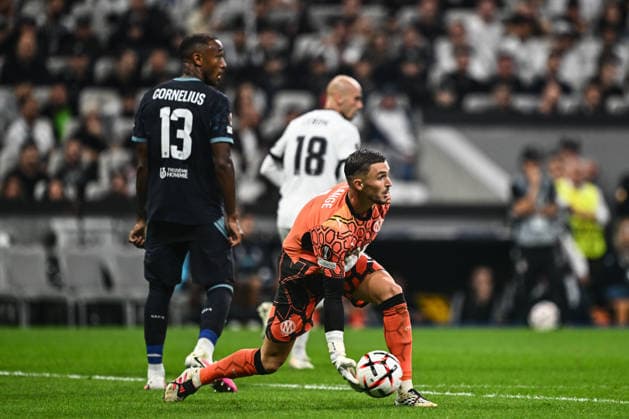 Besiktas v Olympique Marseille - UEFA Europa League ISTANBUL, TURKIYE - SEPTEMBER 17: Jeffrey de Lange of Olympique Marseille in action during the UEFA Europa League Week 1 match between Besiktas and Olympique Marseille at Tupras Stadium in Istanbul, Turkiye, on September 17, 2026. Hakan Akgun Anadolu Istanbul Turkey. Editorial use only. Please get in touch for any other usage.  Copyright: x2026xAnadoluxHakanxAkgunx