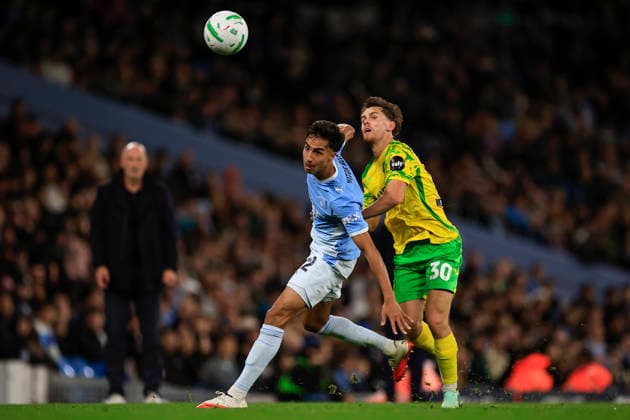 Manchester City v Norwich City, EFL Cup Vitor Reis (22) of Manchester City and Mathias Kvistgaarden (30) of Norwich City challenge for the ball during the EFL Cup match between Manchester City and Norwich City at the Etihad Stadium, Manchester, UK on 17 September 2026. Manchester Etihad Stadium Manchester UK Editorial use only DataCo restrictions apply See www.football-dataco.com , Copyright: xConorxMolloyx PSI-24893-0056