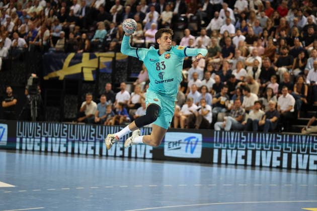MONTPELLIER BARCELONE Benjamin ELKAIM MAXPPP - montpellier 17 09 2026 Ian Barrufet, joueur du FC Barcelone (no 83), s eleve avec le ballon lors du match de Ligue des champions face au Montpellier Handball a la Sud de France Arena. Champions League montpellier FRANCE  Copyright: xMAXPPPxBenjaminxELKAIMx ELK202609174392 ELK202609174392