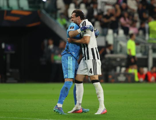 IPA88649814 - Federico Gatti of Juventus FC and Kamil Grabara of Juventus FC during the UEFA Europa League match between Juventus FC and NEC Nijmegen in the 2026–27 season, held on September 17, 2026, at Allianz Stadium in Turin, Italy. Photo by Nderim KACELI  Copyright: xNderimxKaceli IPAxSportx xx IPA88649814