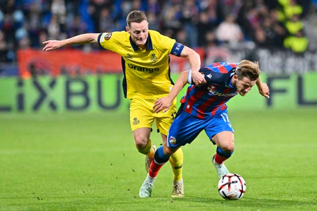 Football UEFA Europe League, 1st round match, Viktoria Plzen vs. Union Saint-Gilloise in Pilsen, Czech Republic, September 17, 2026. From left Rob Schoofs of Union, Patrik Hrosovsky of Viktoria Plzen. (CTKxPhoto MiroslavxChaloupka) CTKPhotoP2026091709230  CTKPhotoP2026091709230