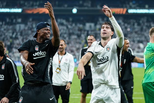 Besiktas v Olympique Marseille - UEFA Europa League ISTANBUL, TURKIYE - SEPTEMBER 18: Players of Besiktas celebrate victory at the end of the UEFA Europa League Week 1 match between Besiktas and Olympique Marseille at Tupras Stadium in Istanbul, Turkiye, on September 18, 2026. Cemal Yurttas Anadolu Istanbul Turkey. Editorial use only. Please get in touch for any other usage.  Copyright: x2026xAnadoluxCemalxYurttasx