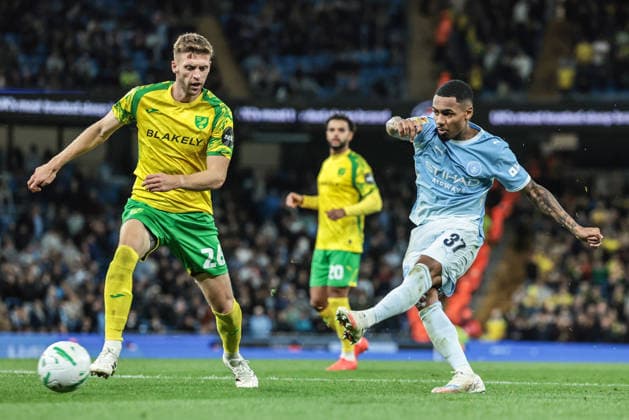 Manchester City v Norwich City - Carabao Cup Third Round Allan of Manchester City scores to make it 3-0 during the Carabao Cup round 3 match between Manchester City and Norwich City at Etihad Stadium in Manchester, United Kingdom, on September 17, 2026. Manchester Greater Manchester United, ManU Kingdom  Copyright: xNewsxImagesx originalFilename:cosgrove-carabaoc260917_np40u.jpg