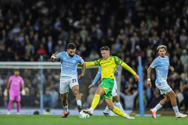 Manchester City v Norwich City - Carabao Cup Third Round Ante Crnac of Norwich City and Rayan Ait-Nouri of Manchester City compete for the ball during the Carabao Cup round 3 match between Manchester City and Norwich City at Etihad Stadium in Manchester, United Kingdom, on September 17, 2026. Manchester Greater Manchester United, ManU Kingdom  Copyright: xNewsxImagesx originalFilename:cosgrove-carabaoc260917_npeeI.jpg