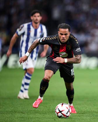 Real Sociedad de Futbol v AFC Bournemouth - UEFA Europa League 2026 27 League Phase MD1 Justin Kluivert of AFC Bournemouth with the ball during the UEFA Europa League 2026 27 Phase MD1 match between Real Sociedad and AFC Bournemouth at Estadio Anoeta in San Sebastian, Spain, on September 17, 2026. San Sebastian Spain  Copyright: xCesarxOrtizxGonzalezx originalFilename:ortizgonzalez-realsoci260917_np77B.jpg