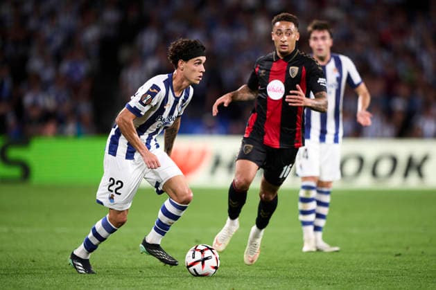 Real Sociedad de Futbol v AFC Bournemouth - UEFA Europa League 2026 27 League Phase MD1 Hector Fort of Real Sociedad with the ball during the UEFA Europa League 2026 27 Phase MD1 match between Real Sociedad and AFC Bournemouth at Estadio Anoeta in San Sebastian, Spain, on September 17, 2026. San Sebastian Spain  Copyright: xCesarxOrtizxGonzalezx originalFilename:ortizgonzalez-realsoci260917_npfER.jpg