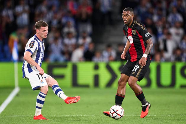Real Sociedad de Futbol v AFC Bournemouth - UEFA Europa League 2026 27 League Phase MD1 Sergio Gomez of Real Sociedad with the ball during the UEFA Europa League 2026 27 Phase MD1 match between Real Sociedad and AFC Bournemouth at Estadio Anoeta in San Sebastian, Spain, on September 17, 2026. San Sebastian Spain  Copyright: xCesarxOrtizxGonzalezx originalFilename:ortizgonzalez-realsoci260917_nphPy.jpg