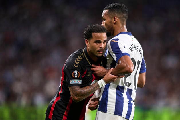 Real Sociedad de Futbol v AFC Bournemouth - UEFA Europa League 2026 27 League Phase MD1 Justin Kluivert of AFC Bournemouth and Yangel Herrera of Real Sociedad in action during the UEFA Europa League 2026 27 Phase MD1 match between Real Sociedad and AFC Bournemouth at Estadio Anoeta in San Sebastian, Spain, on September 17, 2026. San Sebastian Spain  Copyright: xCesarxOrtizxGonzalezx originalFilename:ortizgonzalez-realsoci260917_npMeC.jpg