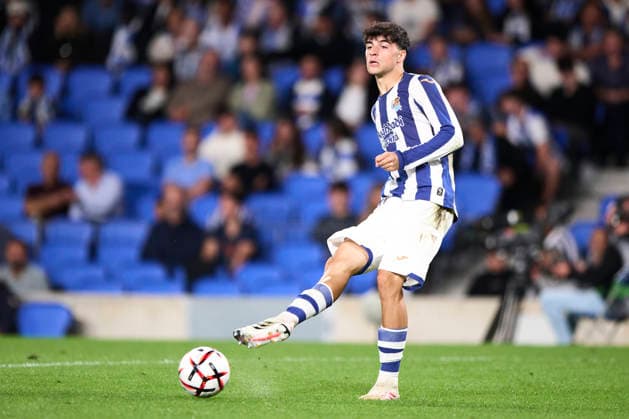 Real Sociedad de Futbol v AFC Bournemouth - UEFA Europa League 2026 27 League Phase MD1 Jon Martin of Real Sociedad with the ball during the UEFA Europa League 2026 27 Phase MD1 match between Real Sociedad and AFC Bournemouth at Estadio Anoeta in San Sebastian, Spain, on September 17, 2026. San Sebastian Spain  Copyright: xCesarxOrtizxGonzalezx originalFilename:ortizgonzalez-realsoci260917_npOOS.jpg