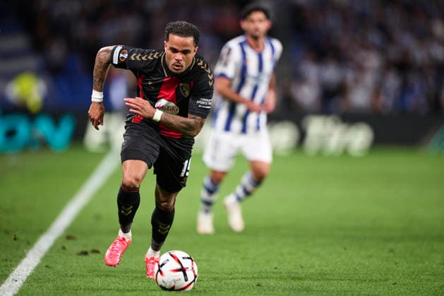 Real Sociedad de Futbol v AFC Bournemouth - UEFA Europa League 2026 27 League Phase MD1 Justin Kluivert of AFC Bournemouth with the ball during the UEFA Europa League 2026 27 Phase MD1 match between Real Sociedad and AFC Bournemouth at Estadio Anoeta in San Sebastian, Spain, on September 17, 2026. San Sebastian Spain  Copyright: xCesarxOrtizxGonzalezx originalFilename:ortizgonzalez-realsoci260917_npRBI.jpg