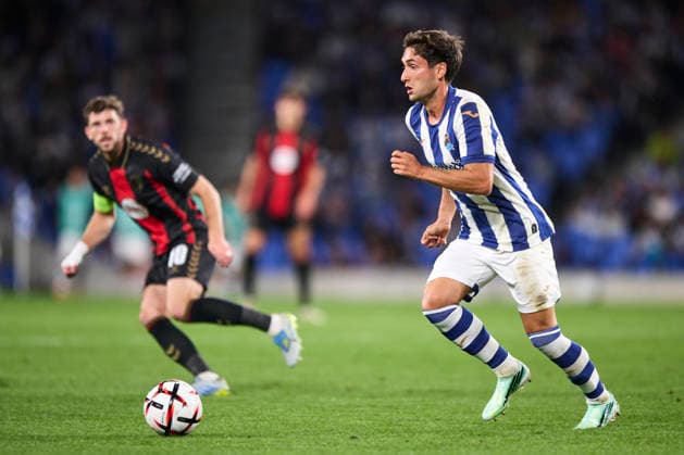 Real Sociedad de Futbol v AFC Bournemouth - UEFA Europa League 2026 27 League Phase MD1 Jon Gorrotxategi of Real Sociedad with the ball during the UEFA Europa League 2026 27 Phase MD1 match between Real Sociedad and AFC Bournemouth at Estadio Anoeta in San Sebastian, Spain, on September 17, 2026. San Sebastian Spain  Copyright: xCesarxOrtizxGonzalezx originalFilename:ortizgonzalez-realsoci260917_npWXu.jpg
