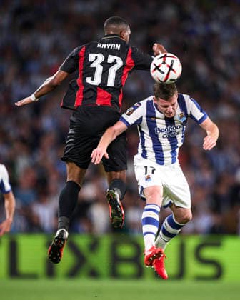 Real Sociedad de Futbol v AFC Bournemouth - UEFA Europa League 2026 27 League Phase MD1 Rayan Vitor of AFC Bournemouth duels for the ball with Sergio Gomez of Real Sociedad during the UEFA Europa League 2026 27 Phase MD1 match between Real Sociedad and AFC Bournemouth at Estadio Anoeta in San Sebastian, Spain, on September 17, 2026. San Sebastian Spain  Copyright: xCesarxOrtizxGonzalezx originalFilename:ortizgonzalez-realsoci260917_npzUe.jpg