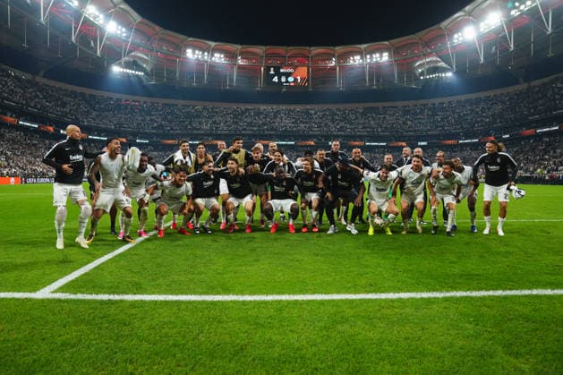 Besiktas v Olympique Marseille - UEFA Europa League ISTANBUL, TURKIYE - SEPTEMBER 18: Players of Besiktas celebrate victory at the end of the UEFA Europa League Week 1 match between Besiktas and Olympique Marseille at Tupras Stadium in Istanbul, Turkiye, on September 18, 2026. Adem Kutucu Anadolu Istanbul Turkey. Editorial use only. Please get in touch for any other usage.  Copyright: x2026xAnadoluxAdemxKutucux