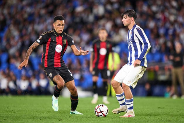 Real Sociedad de Futbol v AFC Bournemouth - UEFA Europa League 2026 27 League Phase MD1 Jon Martin of Real Sociedad with the ball during the UEFA Europa League 2026 27 Phase MD1 match between Real Sociedad and AFC Bournemouth at Estadio Anoeta in San Sebastian, Spain, on September 17, 2026. San Sebastian Spain  Copyright: xCesarxOrtizxGonzalezx originalFilename:ortizgonzalez-realsoci260917_npDqC.jpg