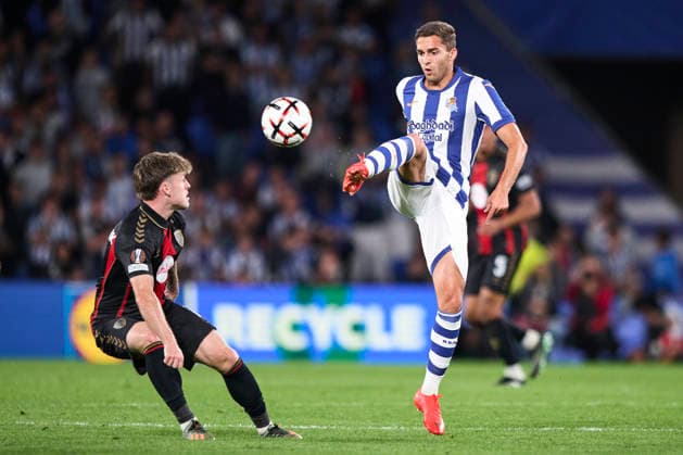Real Sociedad de Futbol v AFC Bournemouth - UEFA Europa League 2026 27 League Phase MD1 Arsen Zakharyan of Real Sociedad controls the ball during the UEFA Europa League 2026 27 Phase MD1 match between Real Sociedad and AFC Bournemouth at Estadio Anoeta in San Sebastian, Spain, on September 17, 2026. San Sebastian Spain  Copyright: xCesarxOrtizxGonzalezx originalFilename:ortizgonzalez-realsoci260917_npMOm.jpg